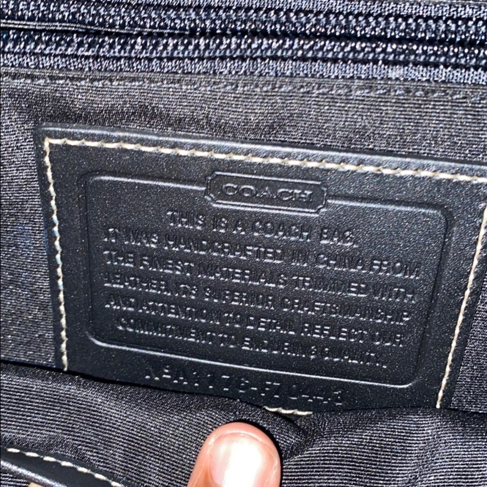 A coach duffel bag - Picture 3 of 4